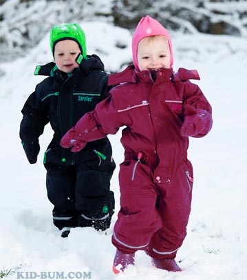 Утепляем детей зимой детскими комбинезонами