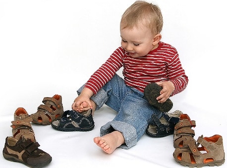 Почему именно в детстве важно носить ортопедическую обувь?